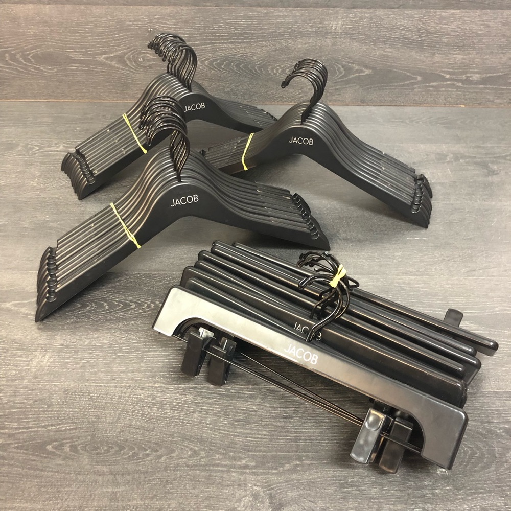 Bundle plastic commercial hangers x 40